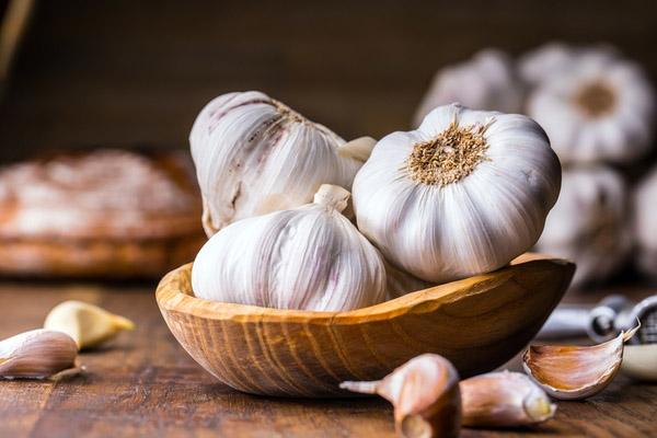 garlic as a remedy for a genital warts