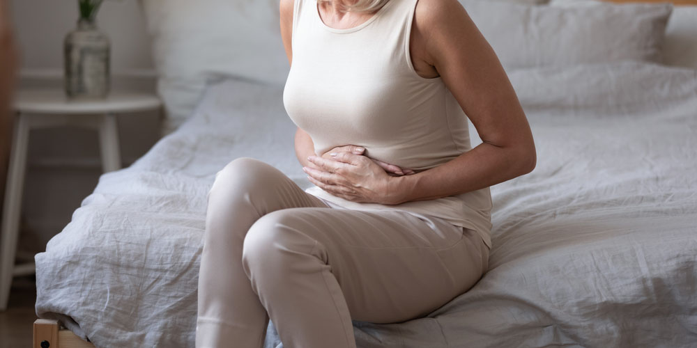 female pregnant at 45 having morning sickness, pregnancy symptoms