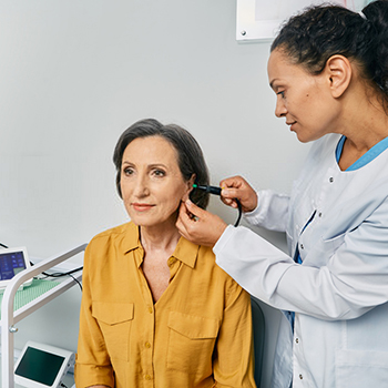 Diagnosis by doctor of Perforated Eardrum
